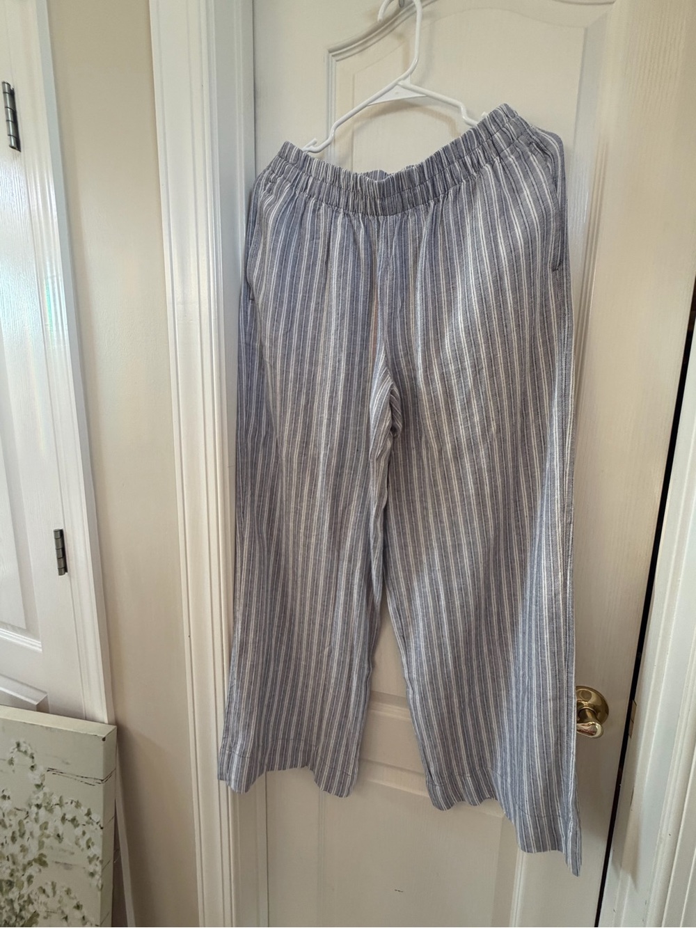 Old Navy Blue and White Striped Wide-Leg Pants